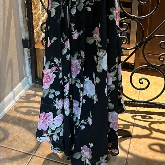 Tahari black and floral Arthur S. Levine dress - Picture 4 of 7